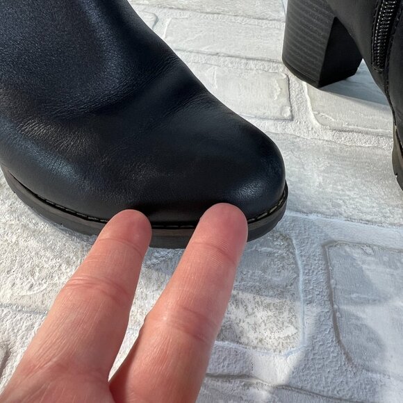 Clarks Ankle Boots Women 7.5 Black Leather Zip Side Booties Stacked Heel Stretch - Picture 10 of 13